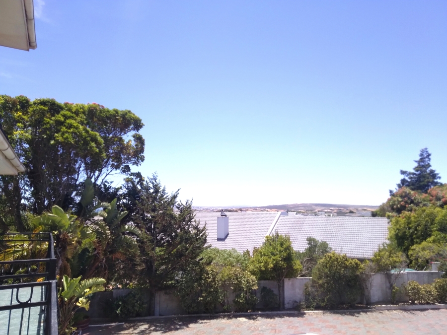 To Let 2 Bedroom Property for Rent in Country Club Western Cape